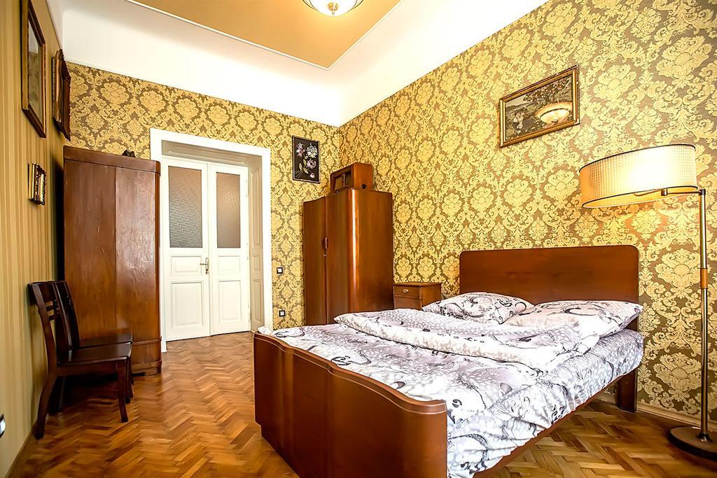 Gorgeous Apartments In Historical Center Of Lvov Bagian luar foto